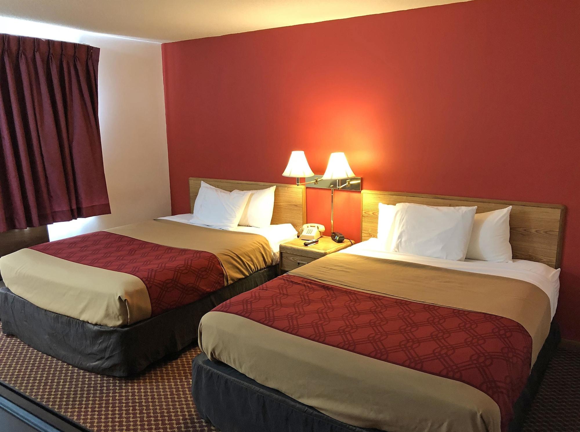 Travelodge By Wyndham Escanaba Esterno foto