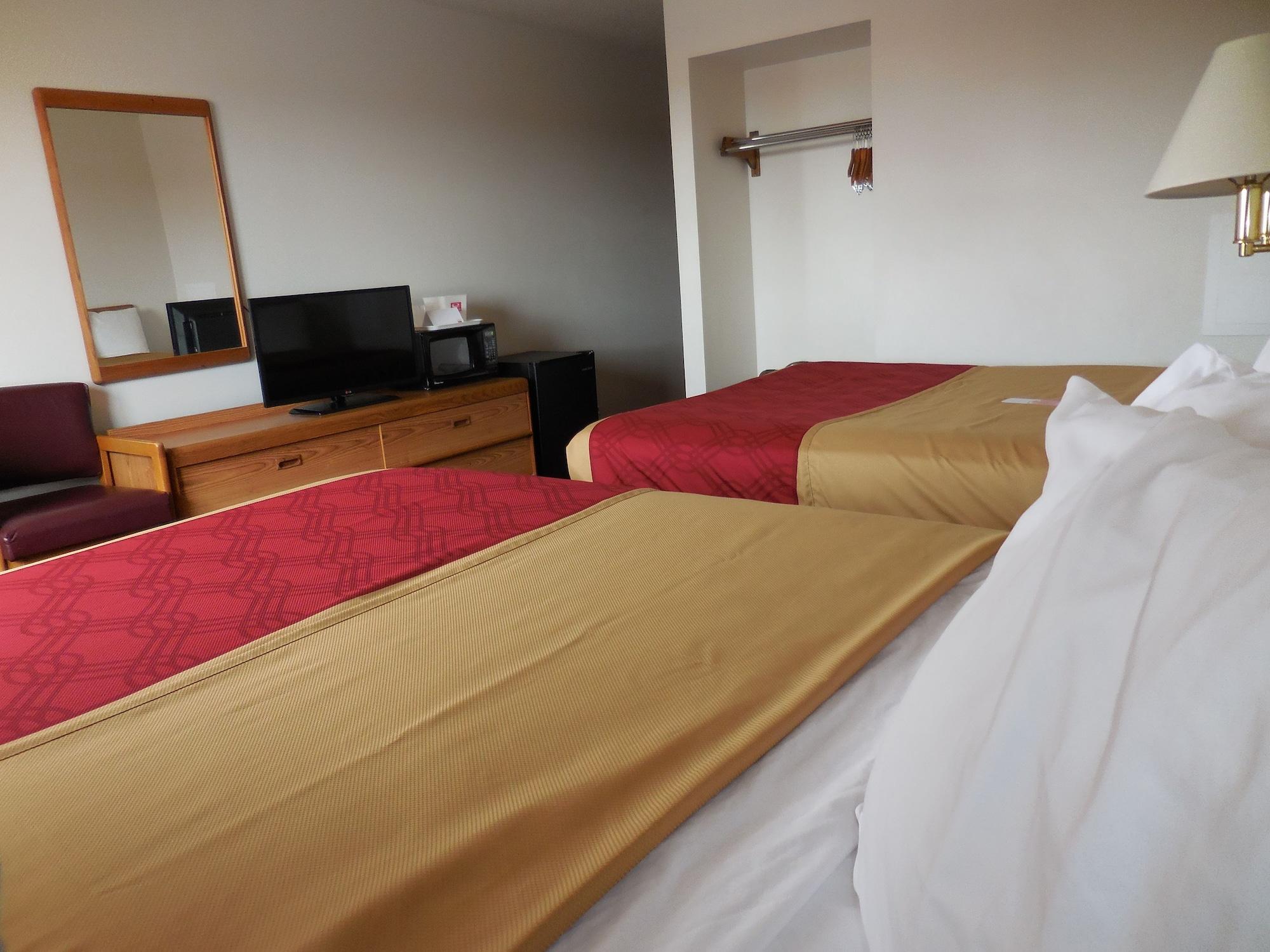 Travelodge By Wyndham Escanaba Esterno foto