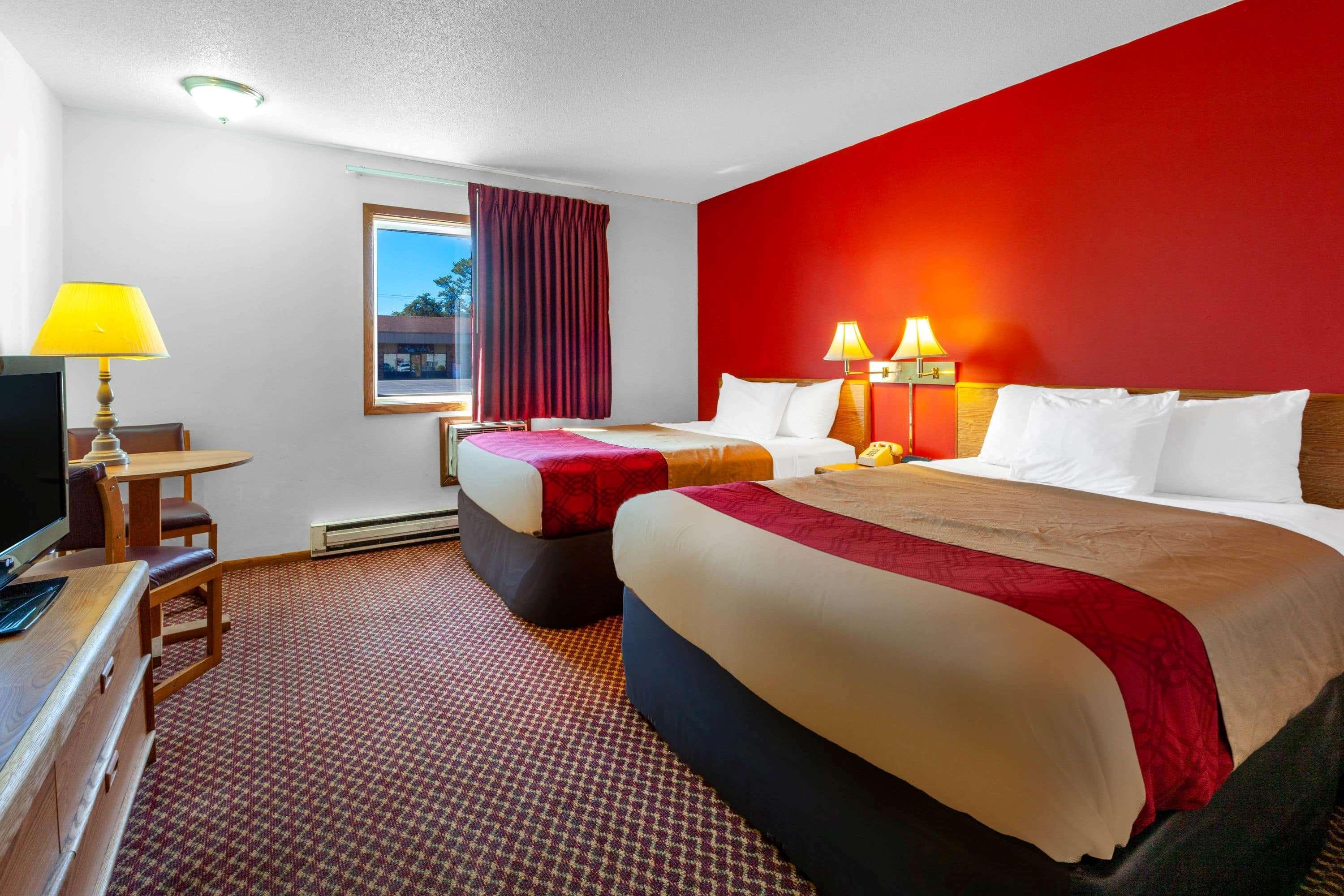 Travelodge By Wyndham Escanaba Esterno foto