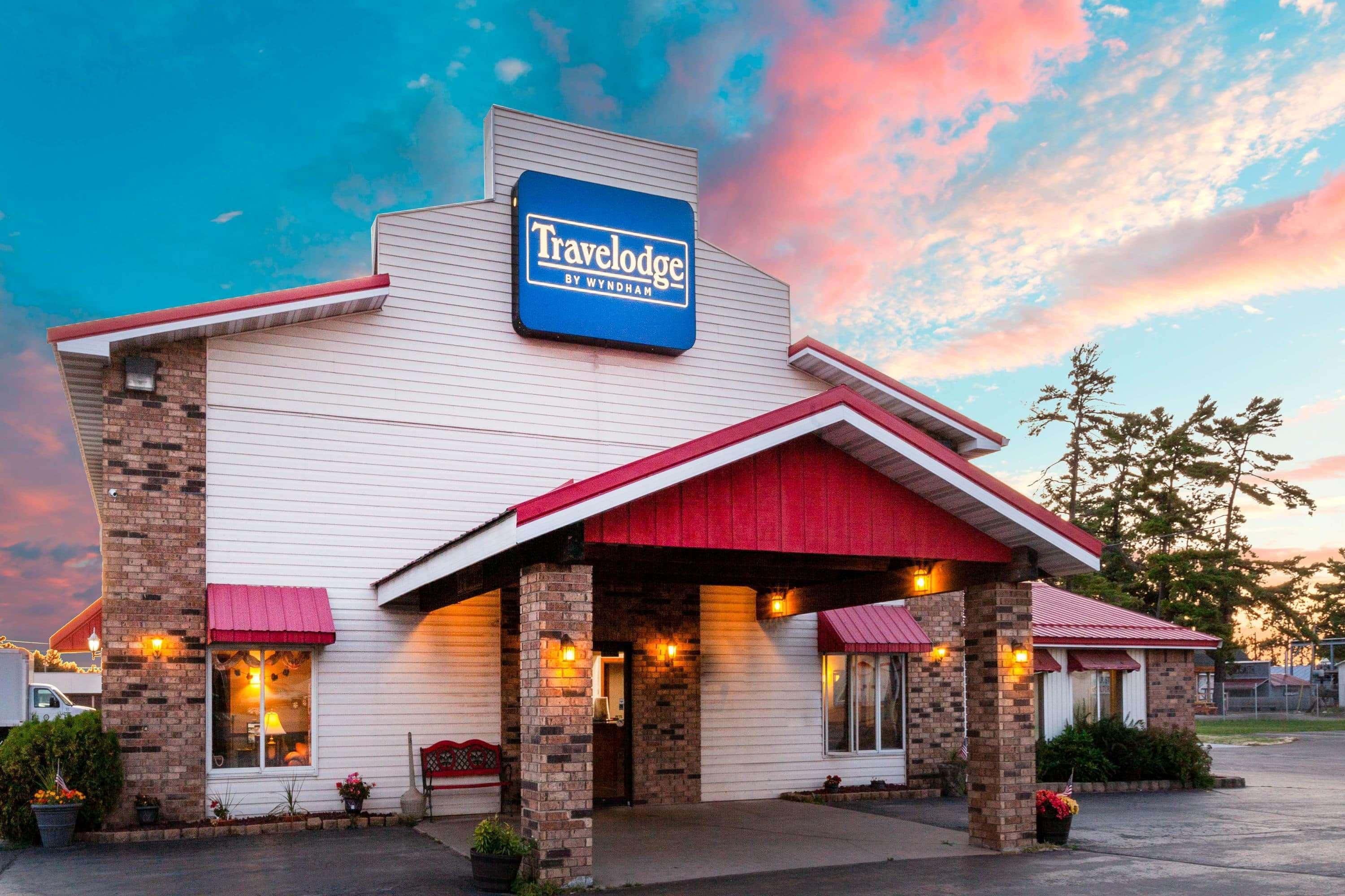 Travelodge By Wyndham Escanaba Esterno foto
