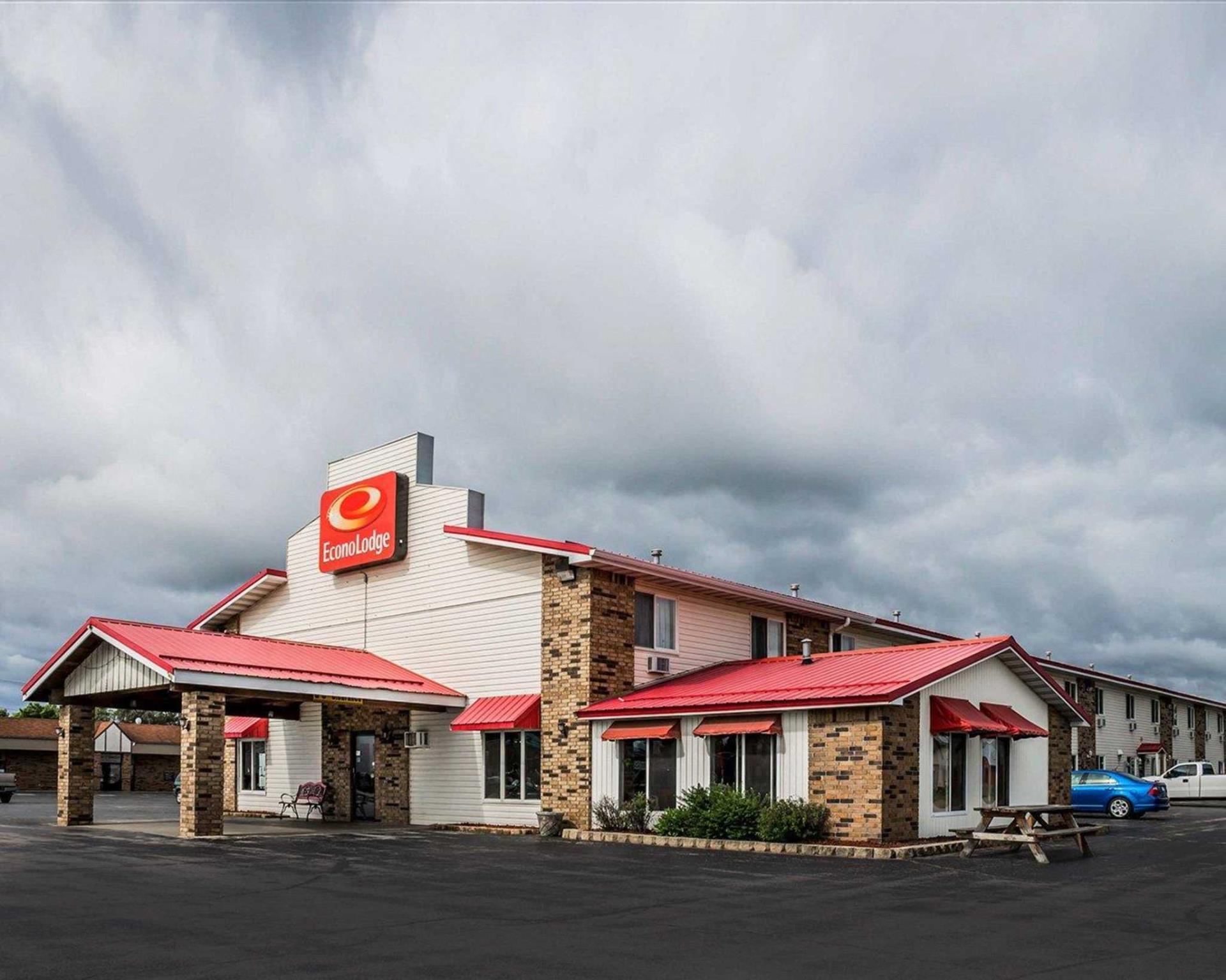 Travelodge By Wyndham Escanaba Esterno foto