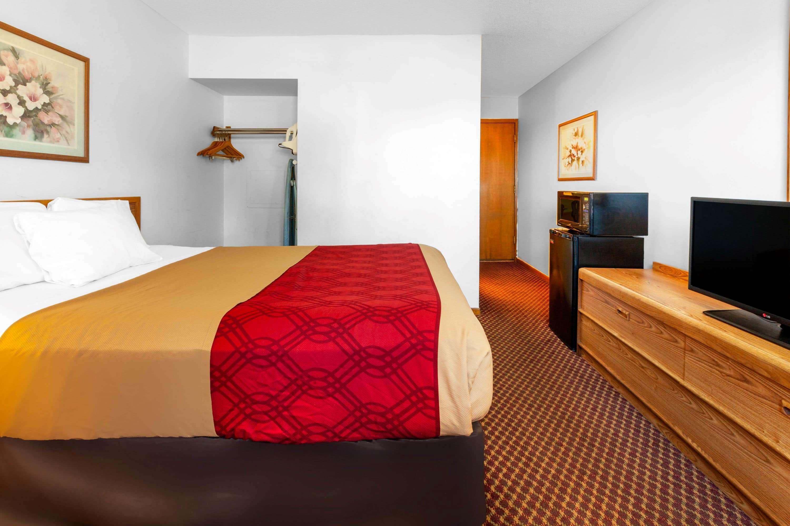 Travelodge By Wyndham Escanaba Esterno foto