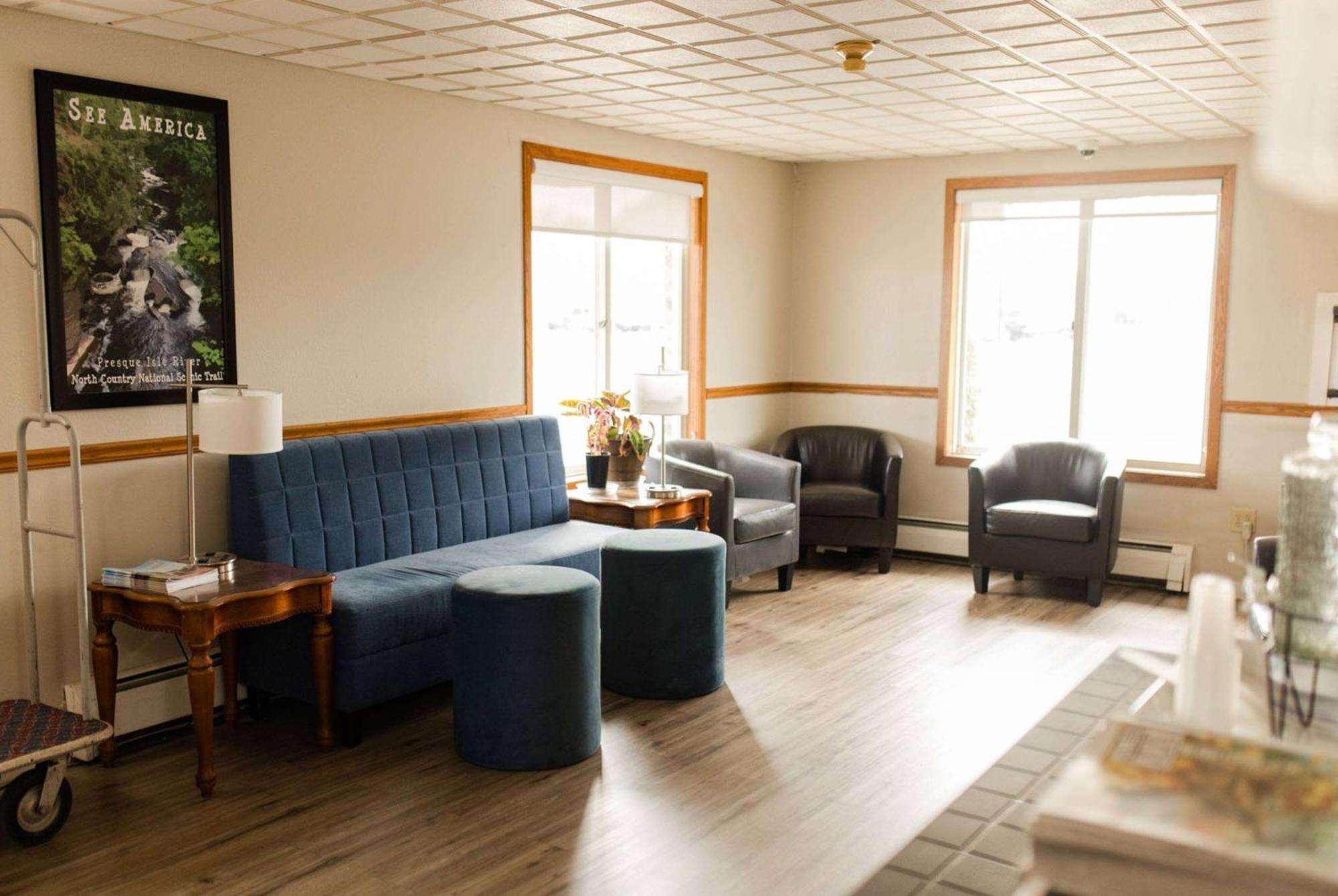 Travelodge By Wyndham Escanaba Esterno foto