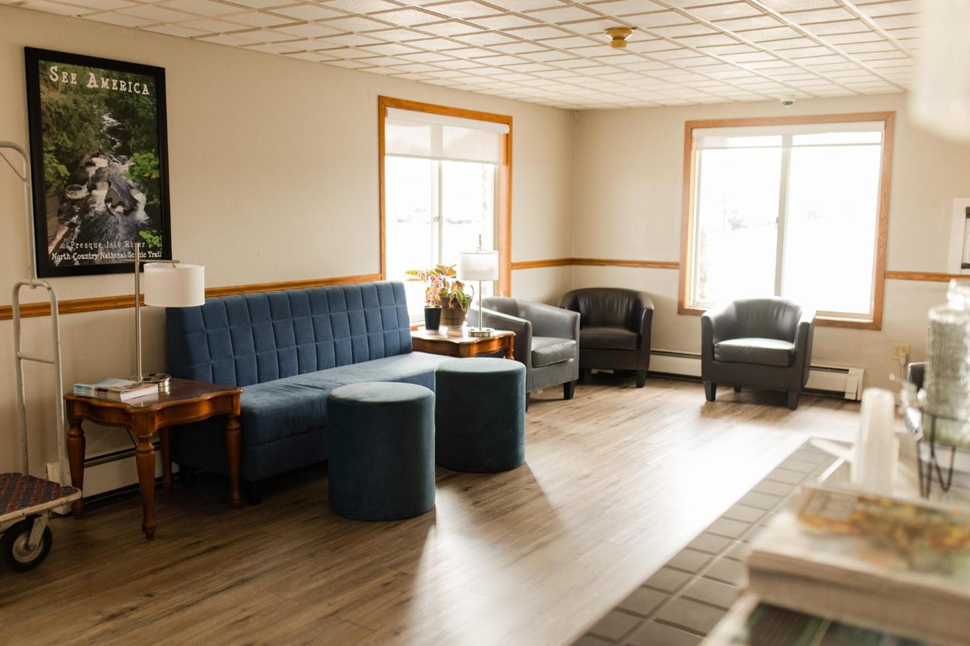 Travelodge By Wyndham Escanaba Esterno foto