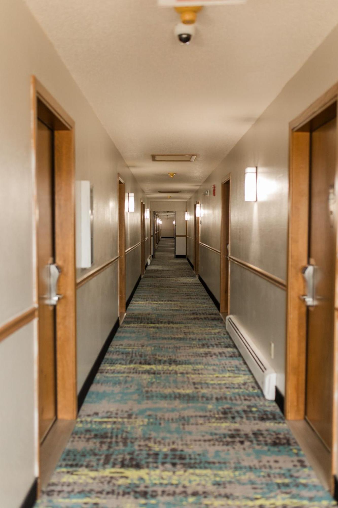 Travelodge By Wyndham Escanaba Esterno foto