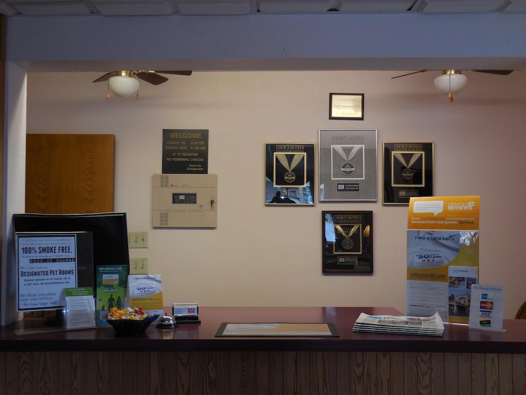 Travelodge By Wyndham Escanaba Esterno foto