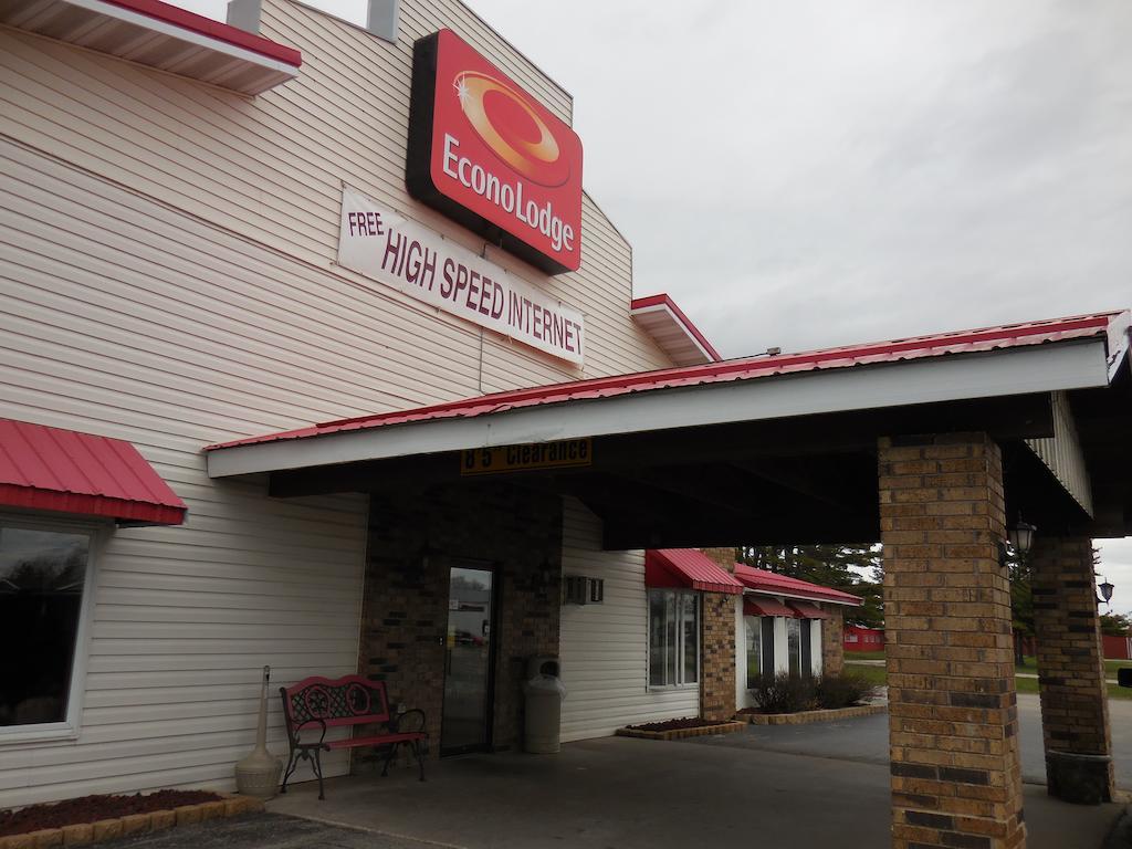 Travelodge By Wyndham Escanaba Esterno foto